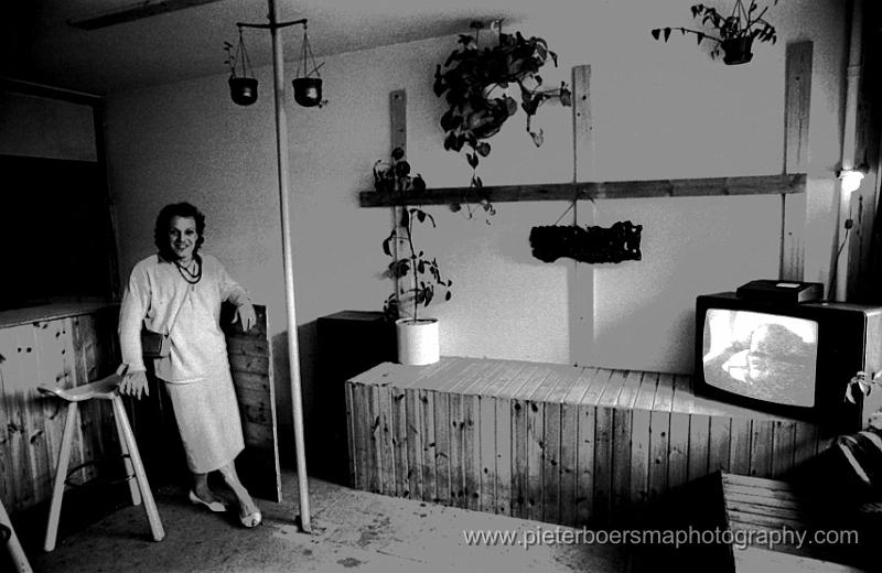 Huiskamercafe Groeneveen 1. Bijlmermeer  04-1988.7768-8.jpg
